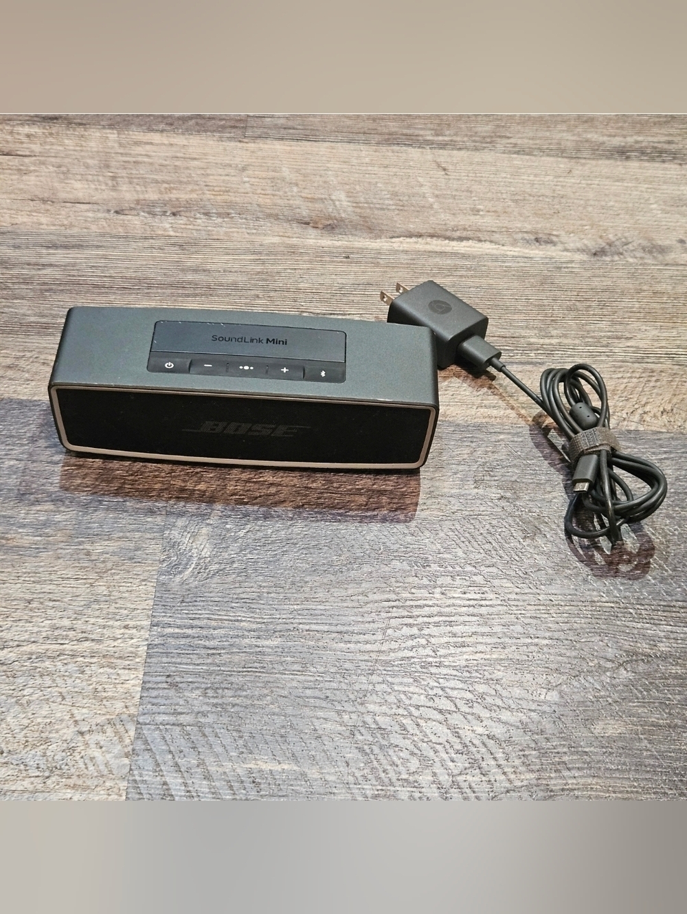 BOSE Soundlinks Mini II Bluetooth Speaker wth Power Cord